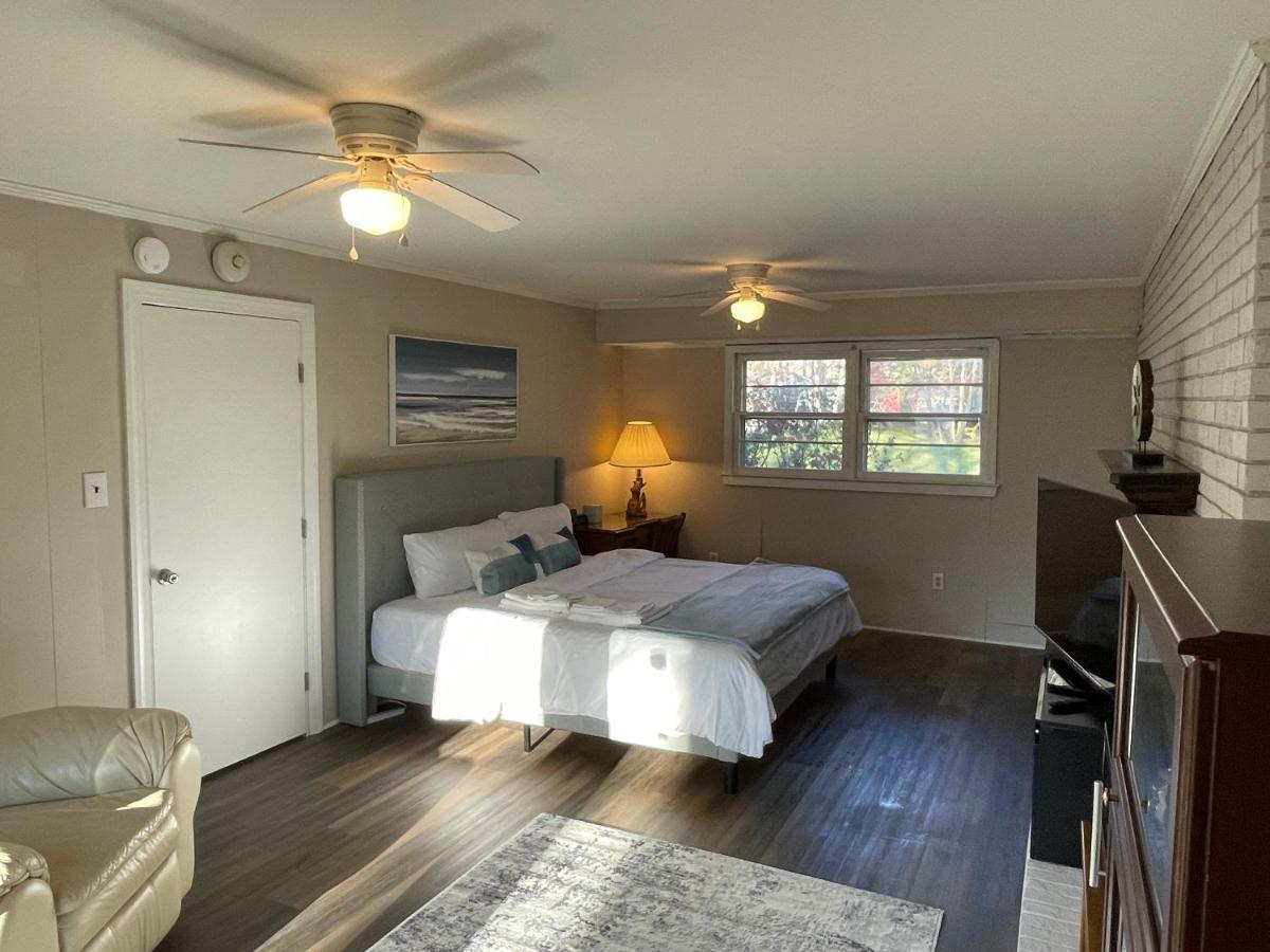 Serene Landing Place Near Downtown Cary Exterior photo